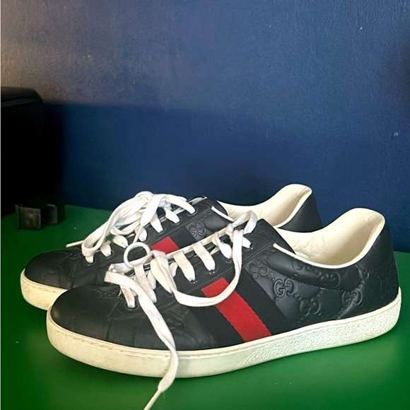 Gucci Shoes - Women’s gucci sneakers size 9. Worn twice.